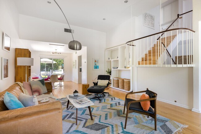 Building Photo - Modern Home in the Serene Encino Hills