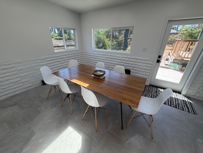 Building Photo - 778 Del Riego Ave