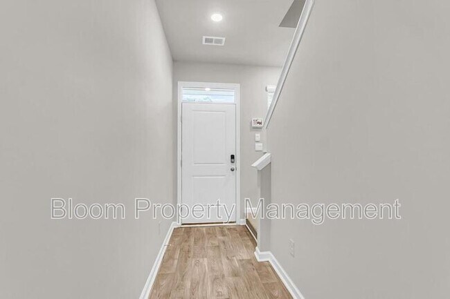 Building Photo - 641 Silver Spruce St