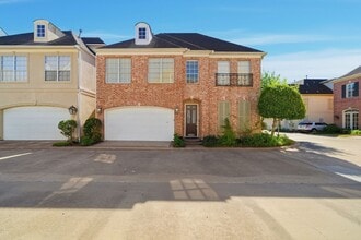 Building Photo - 3243 N Pemberton Cir Dr