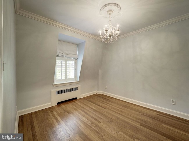 Foto del edificio - 3342 Reservoir Rd NW