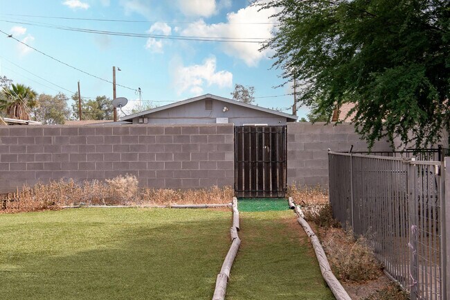 Foto del edificio - 541 W Melrose Dr