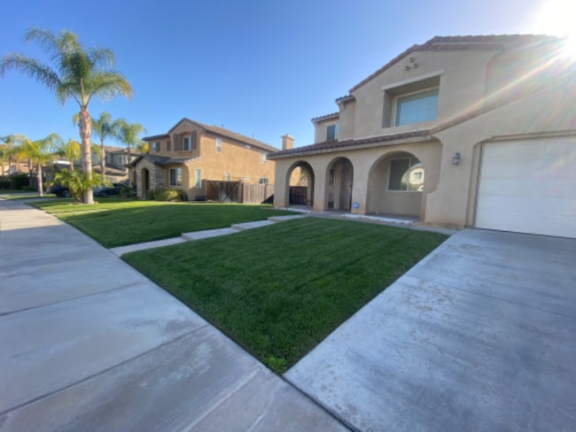 Foto del edificio - 23673 Kathryn St