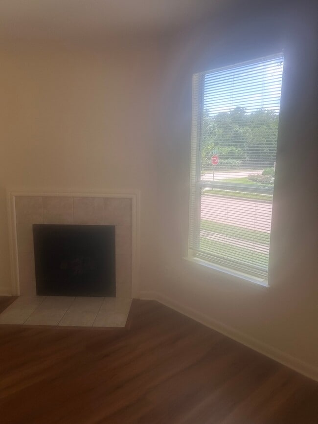 Foto del edificio - 8031 Barnes Ridge Ln