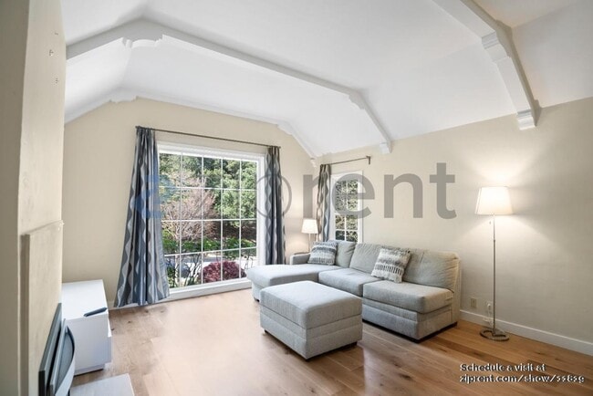 Building Photo - 2505 Adeline Dr