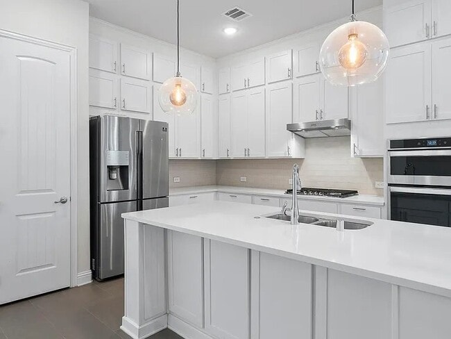 Building Photo - 8211 Agarito Way