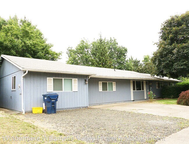 Building Photo - 5 br, 3 bath House - 823 Stephanie Street