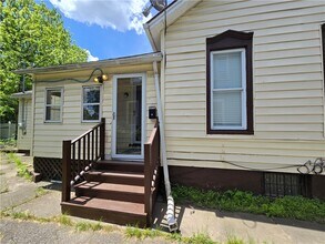 Building Photo - 149 Champlain St