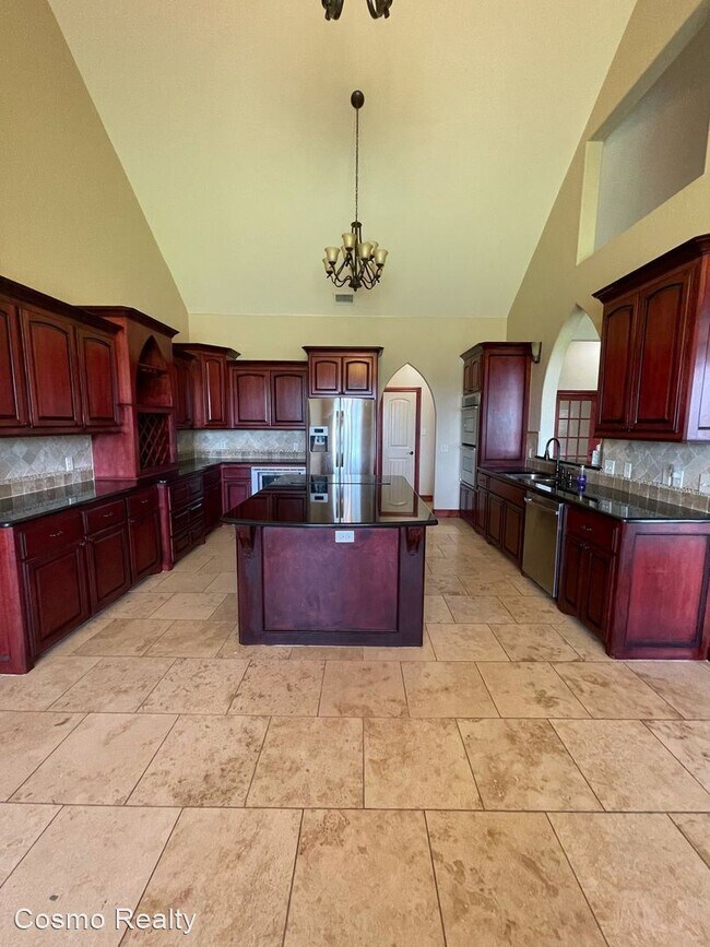 Building Photo - 4 br, 3 bath House - 1414 NE 61St. Street