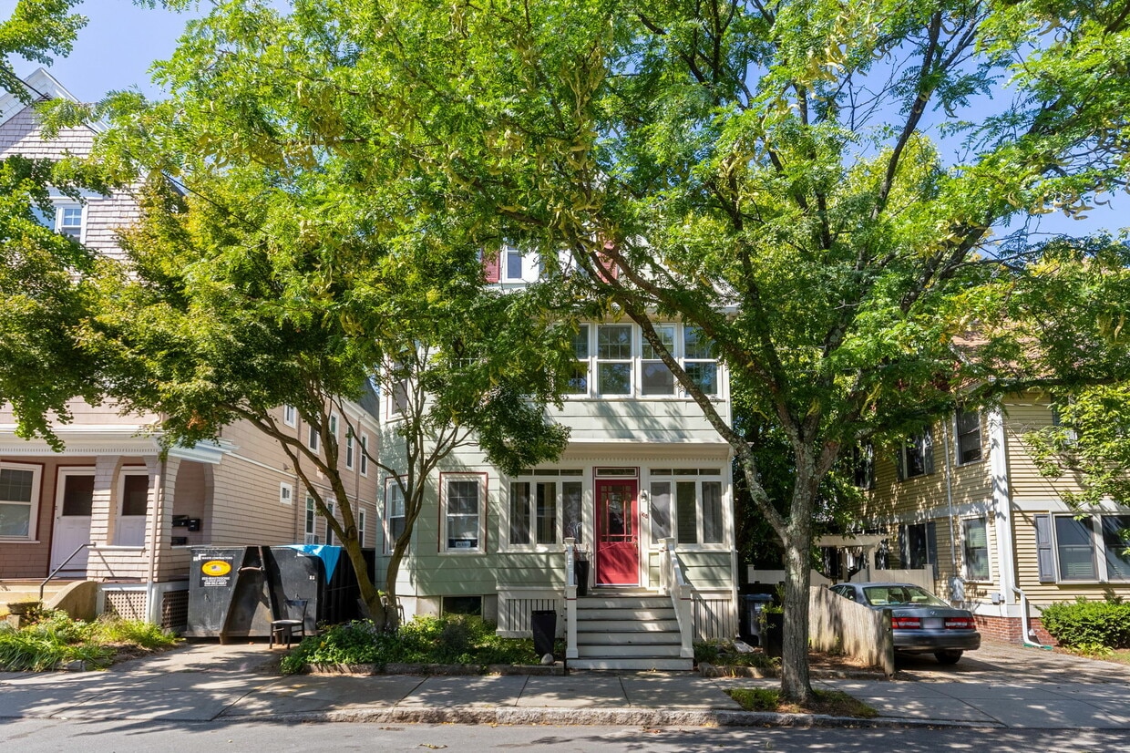 Foto principal - 105 Fayerweather St