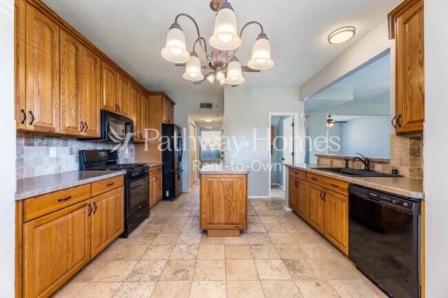 Foto del edificio - 629 Teakwood Dr