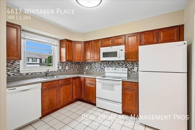 Foto del edificio - 4617 Whitaker Pl