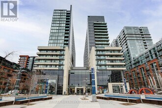 Building Photo - 36 Lisgar St