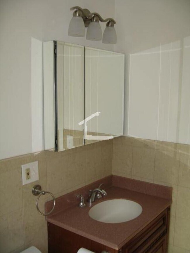 Foto del edificio - Great Deal! 3 Bed Available Now