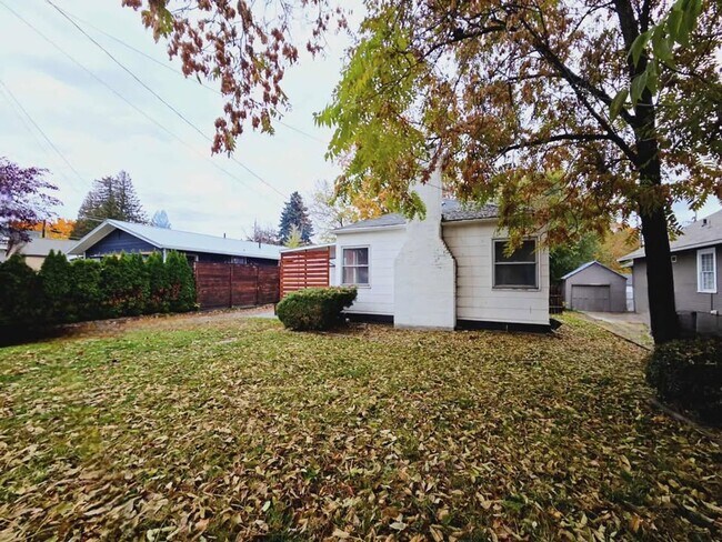 Foto del edificio - Charming 3 Bedroom, 2 Bath House For Rent!!