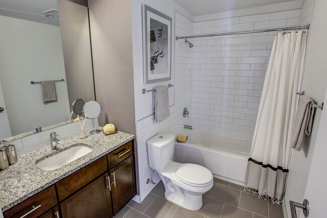 Interior Photo - Shoreland