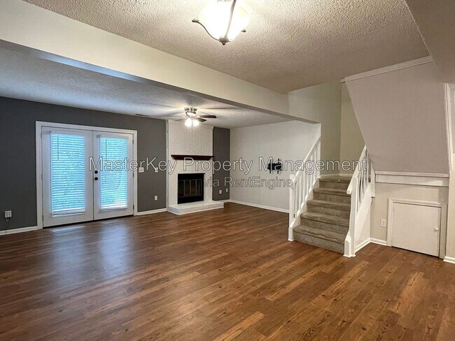 Building Photo - 323 Riverwalk Cir