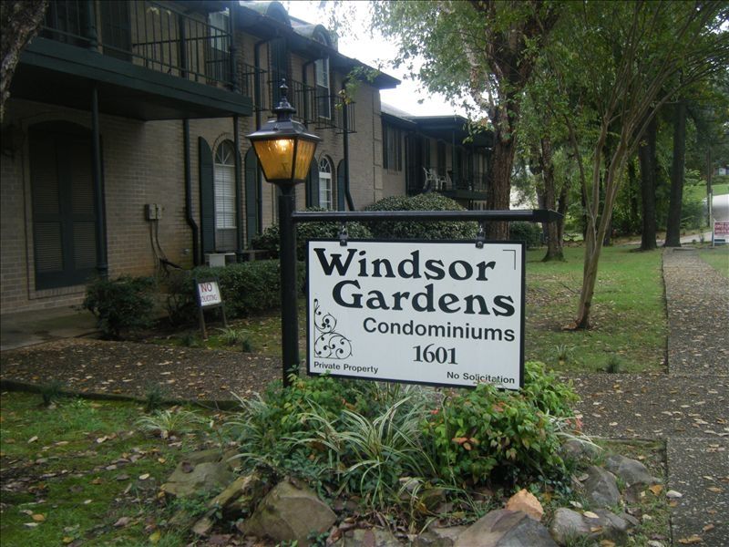 Foto principal - Windsor Gardens Condos