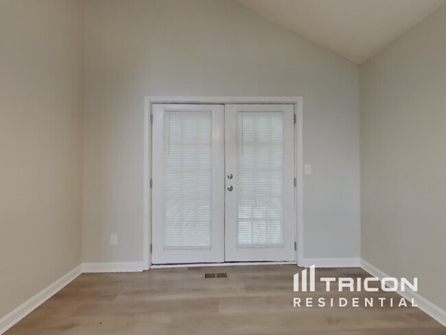 Foto del edificio - 6741 Crestbrook Ln