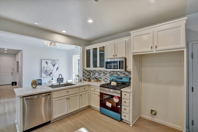 Foto del edificio - 530 Cottage Park Dr