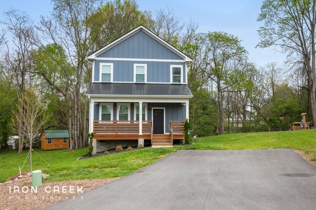 Building Photo - Stunning Three-Bedroom Home in Candler