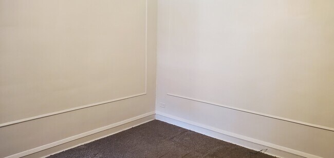 Foto del edificio - 8422 S Ingleside Ave