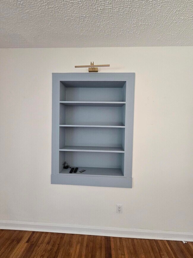 Building Photo - 445 Gilbert St SE