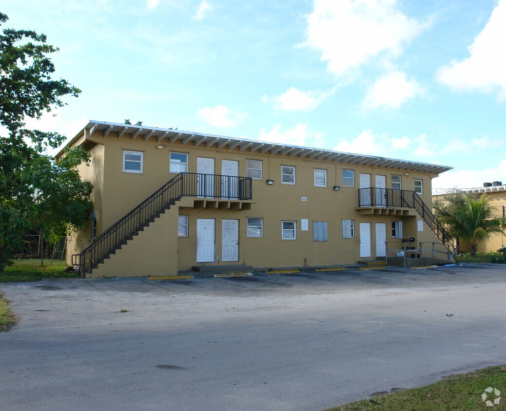 Primary Photo - 441 NW 12th St