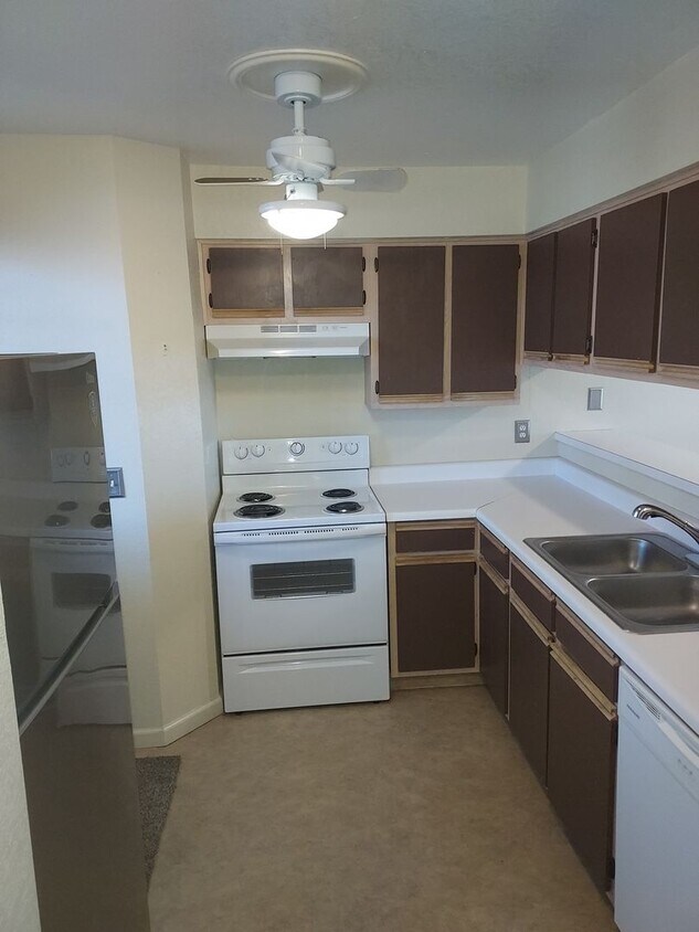 Foto principal - 2ND FLOOR CONDO FOR RENT