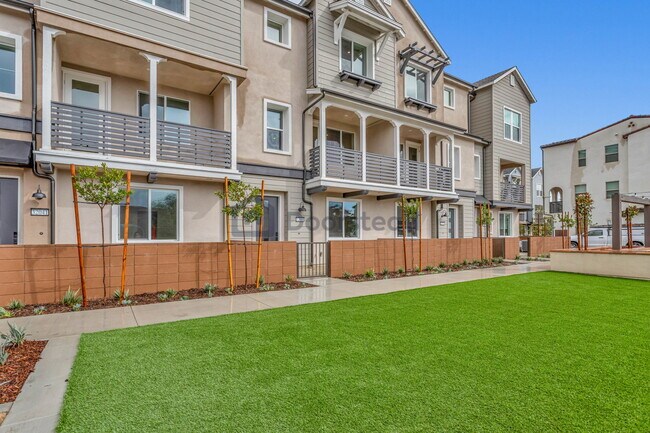 Building Photo - 32045 Paseo Vienta