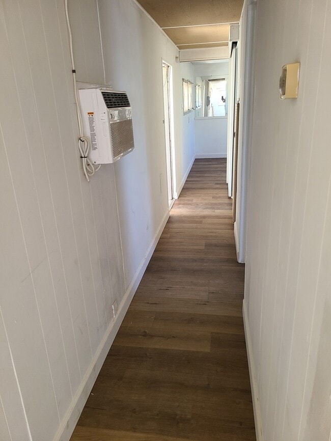 Building Photo - $250 OFF 1ST MONTHS RENT! Beautiful Studio...