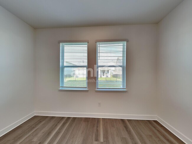 Building Photo - 3310 Carthage Ave
