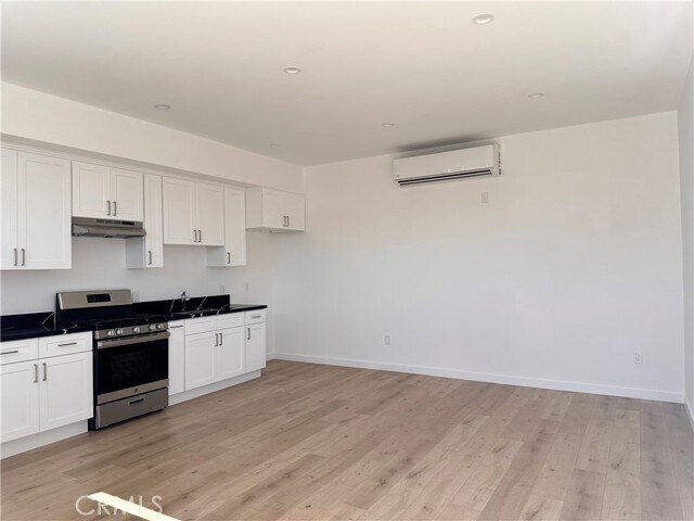 Building Photo - 8221 Alcove Ave