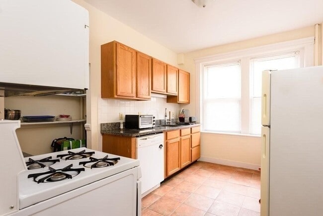 Building Photo - 333 Harvard St