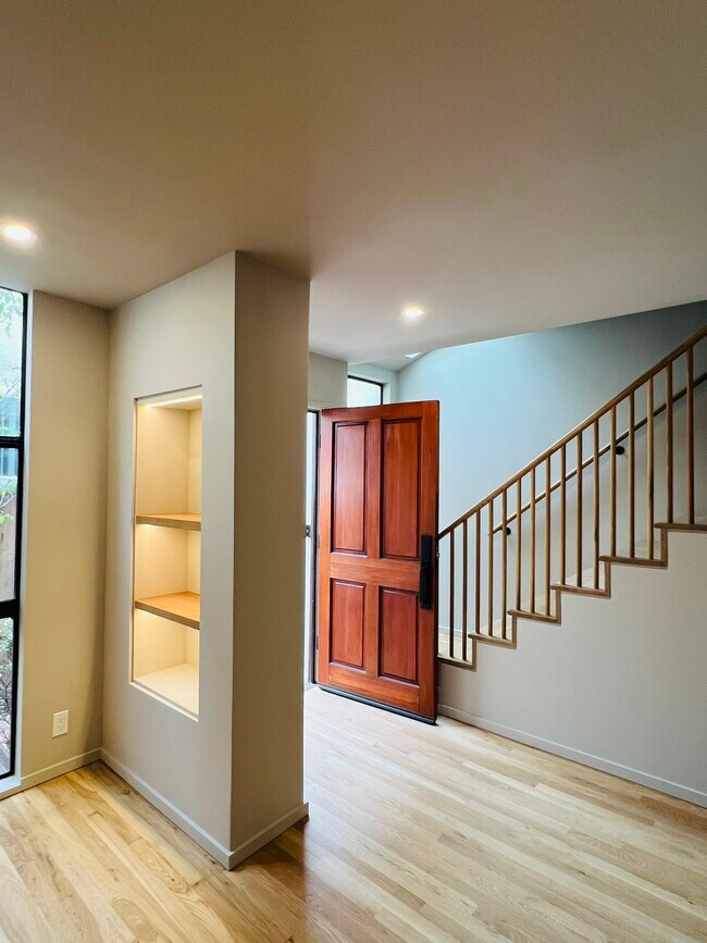 Entrada - 1034 18th St