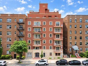 Building Photo - 2381 Ocean Ave