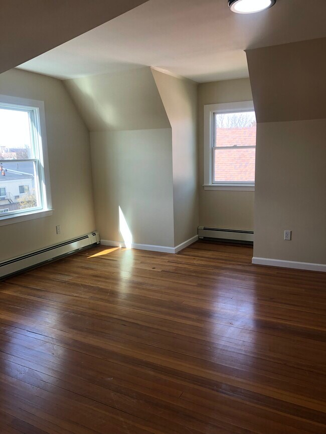 Building Photo - 385 Palisade Ave