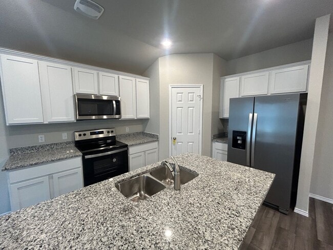 Building Photo - Newer Build Lorena Home