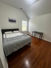 Building Photo - 1775 Townview Ln