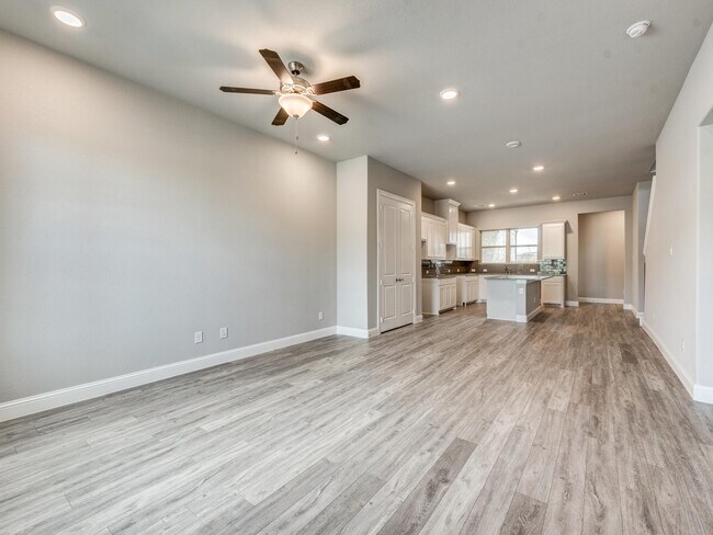 Building Photo - 6552 Iron Horse Blvd