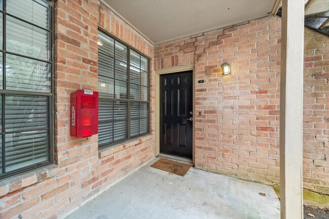 Foto del edificio - 2255 Braeswood Park Dr