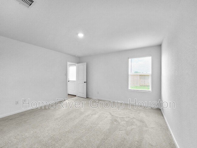 Building Photo - 209 Brandi Dr