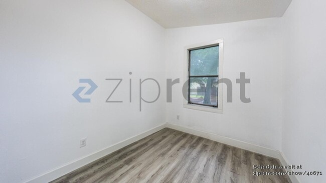 Foto del edificio - 146 Fairview Ave