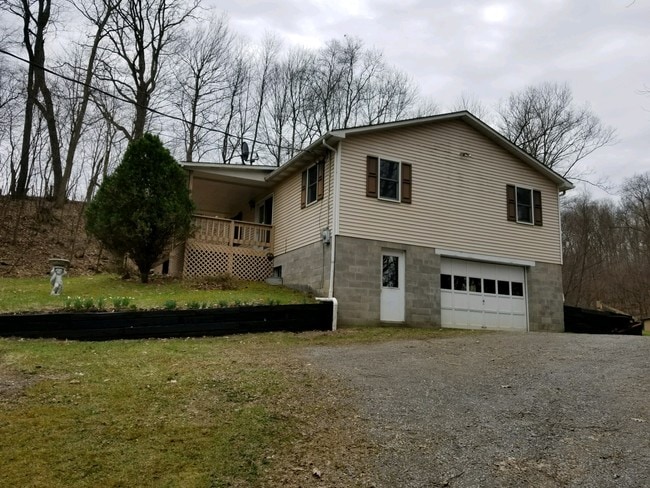 Building Photo - 150 Community Park Rd