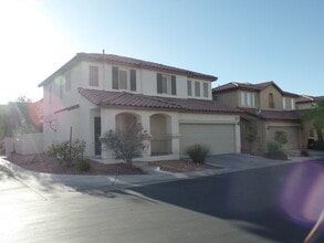 Building Photo - 8233 Amphora St