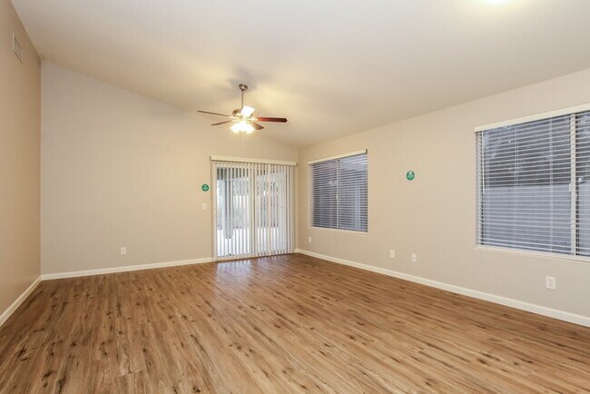 Foto del edificio - 7815 W Northview Ave