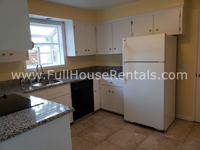 Building Photo - 3 br, 1.5 bath House - 2235 Polk Street