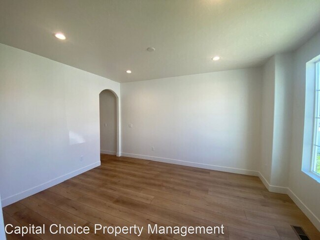 Foto del edificio - 4 br, 2.5 bath House - 1020 E 20 N