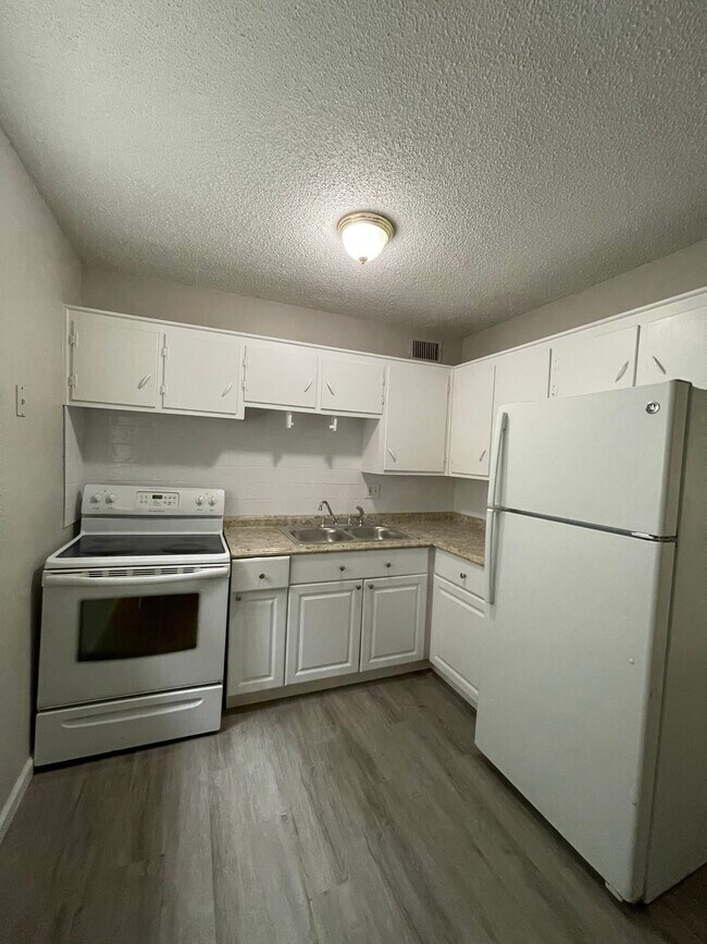 Building Photo - 1420 N 55th St