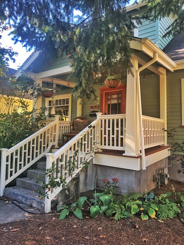 Foto principal - 8015 N John Ave